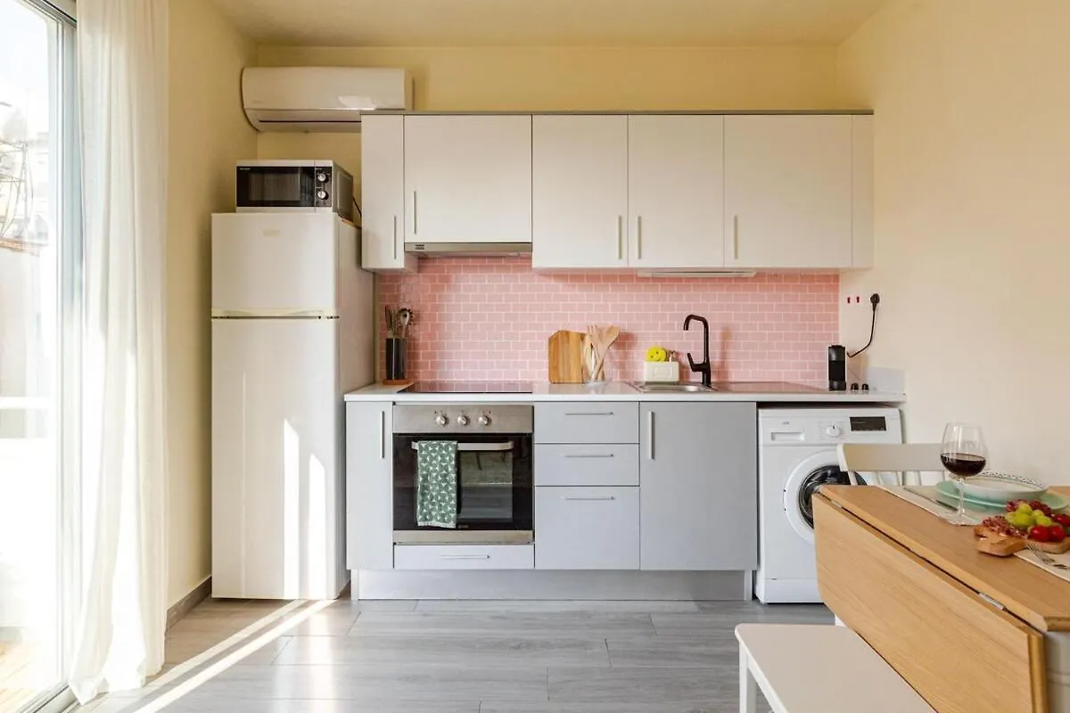 Stylish Apt In Finikoudes 300M From The Beach Larnaca 0*,  Cyprus